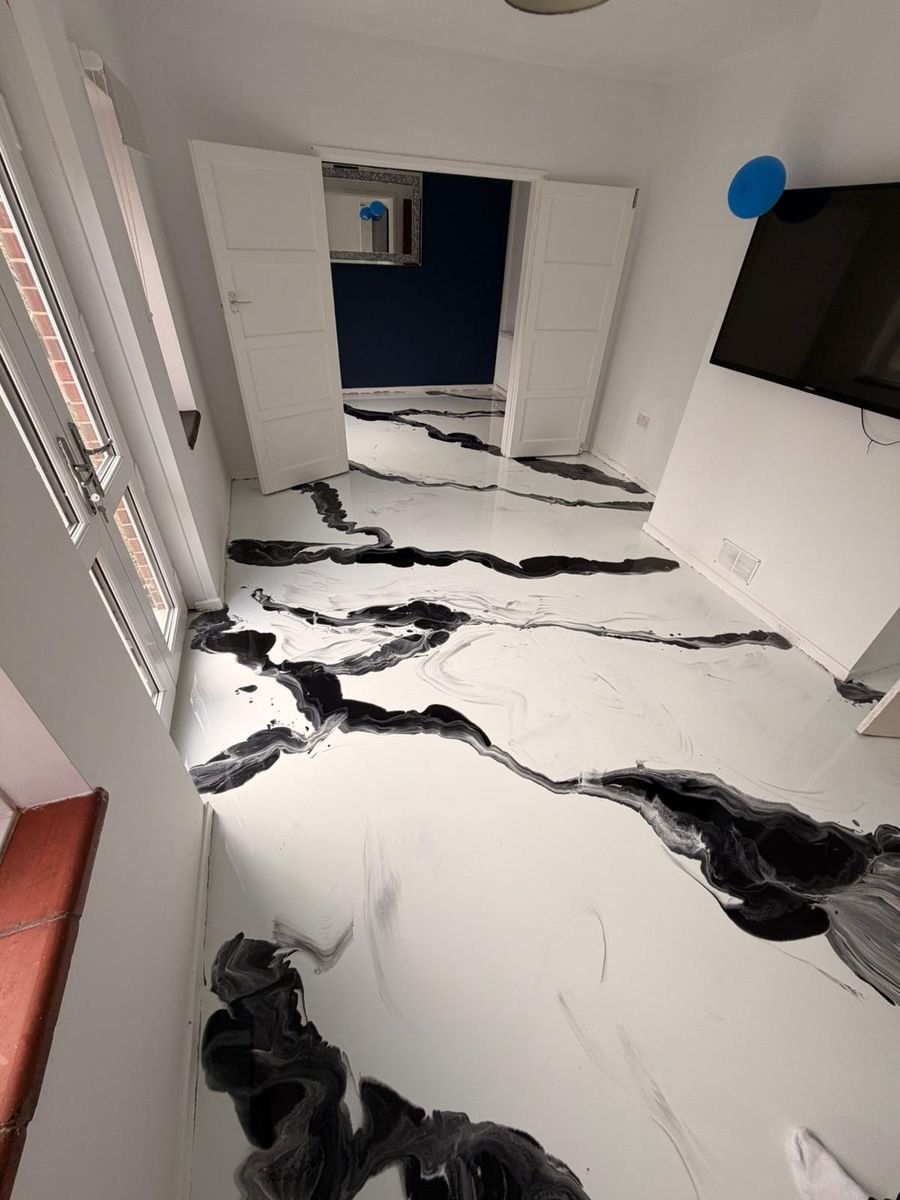 Black and White Marble Living Room, residential · faux marble resin floor by Atelier Resin