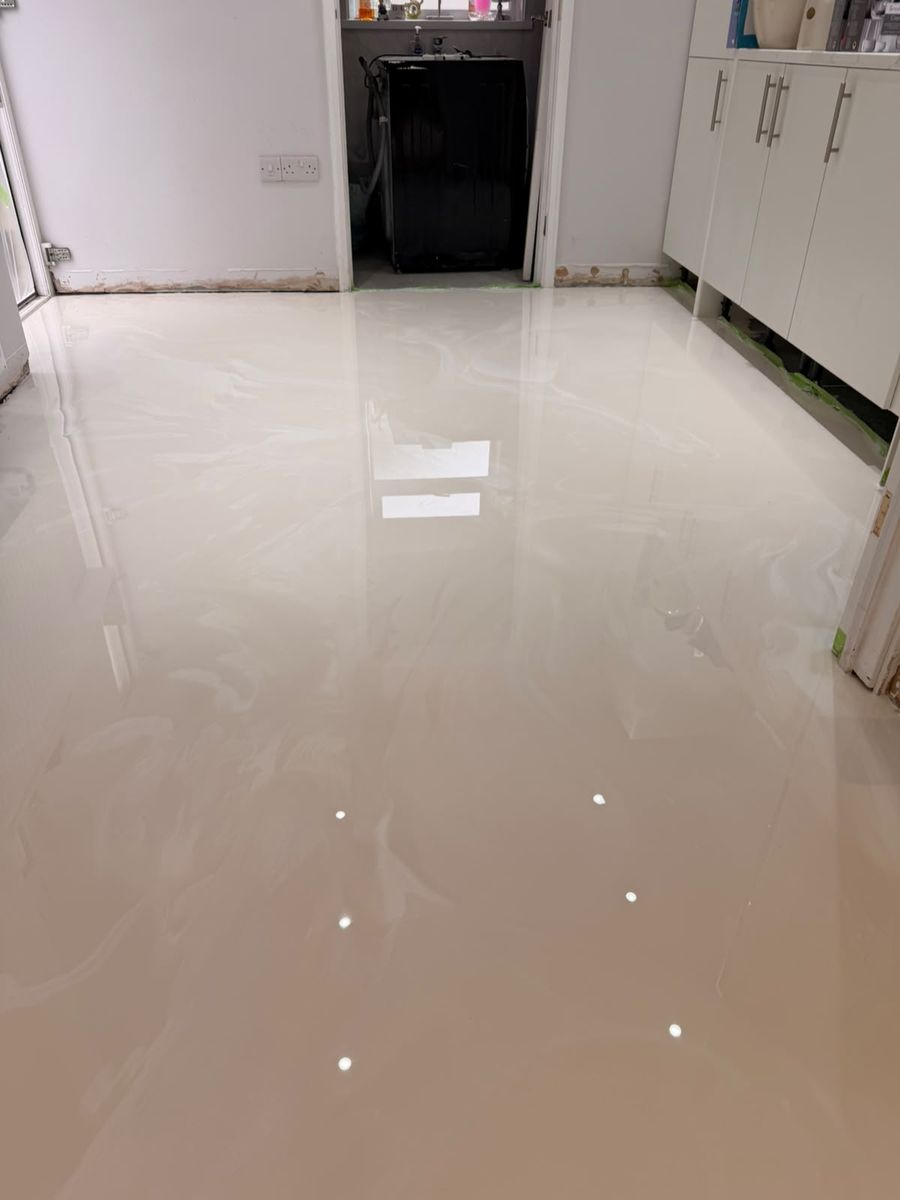 White epoxy kitchen floor, seamless finish